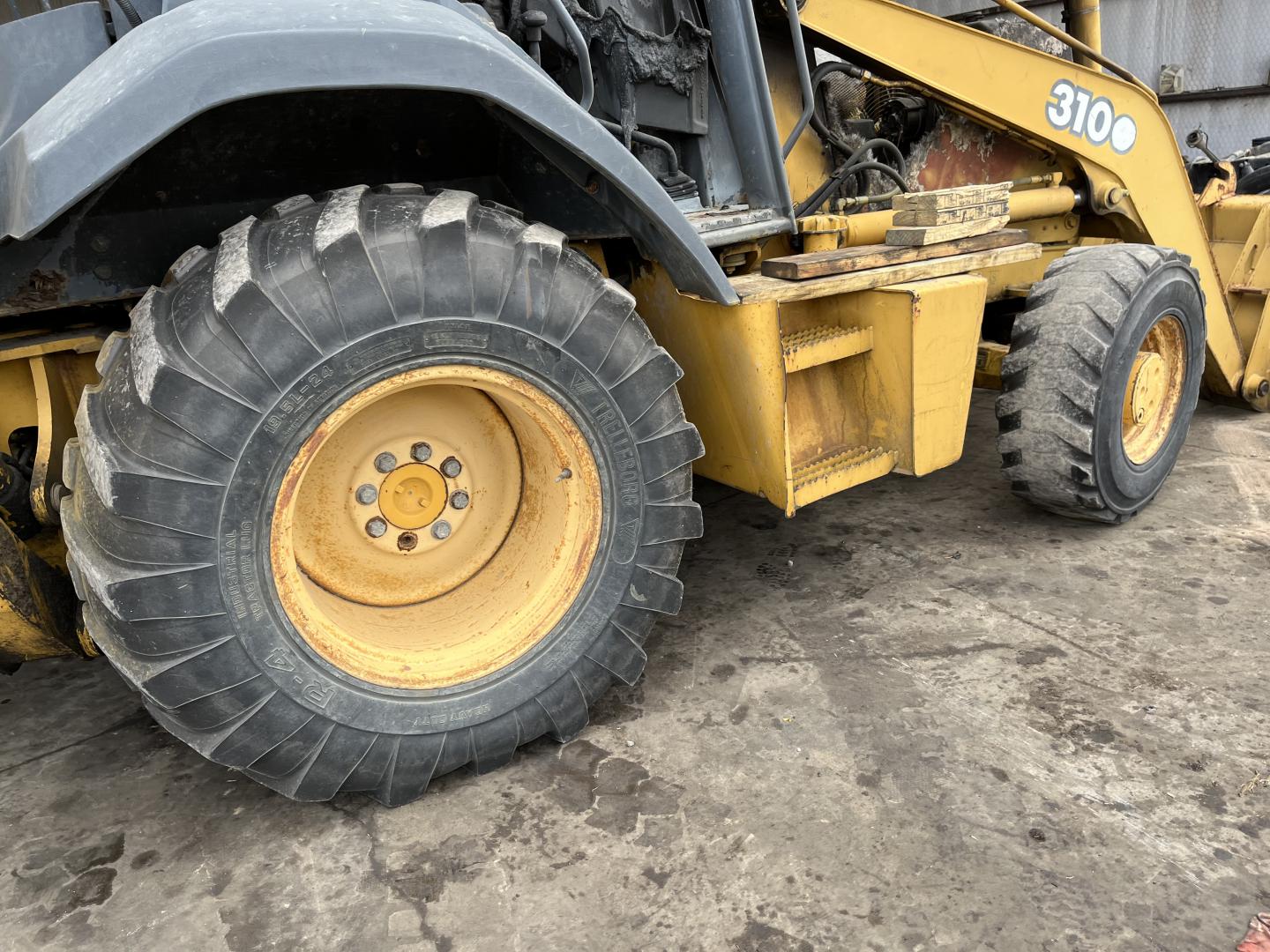 ./imagenes/INVOICE/2019/18088/RETROEXCAVADORA JOHN DEERE 310G (4).JPG